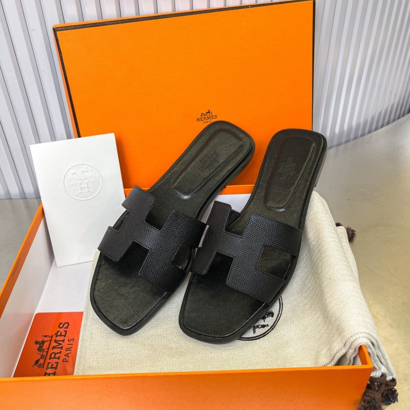 H**mes slippers